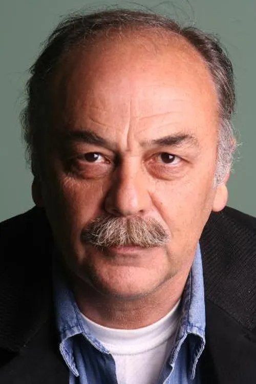 Sait Genay interpretando a Sefkat