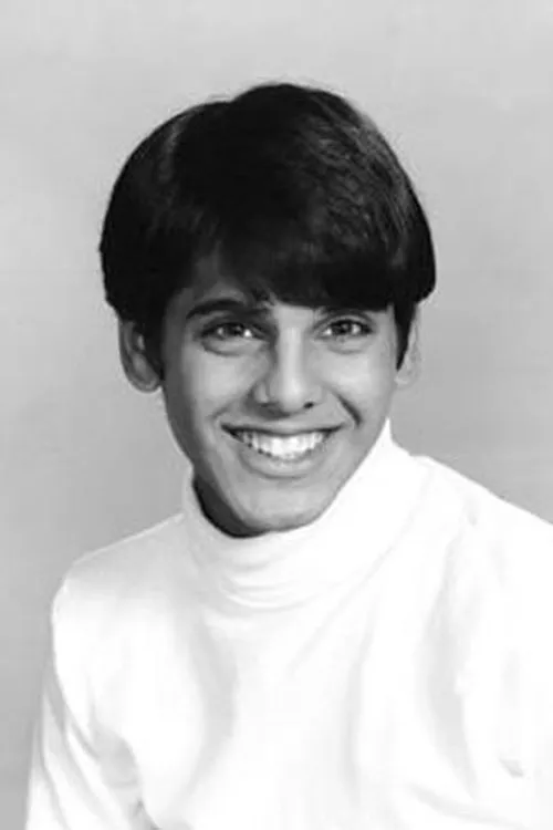 Sajid Khan interpretando a