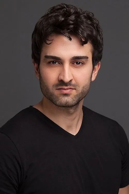 Salah Tolga Tuncer en su biografía y filmografía