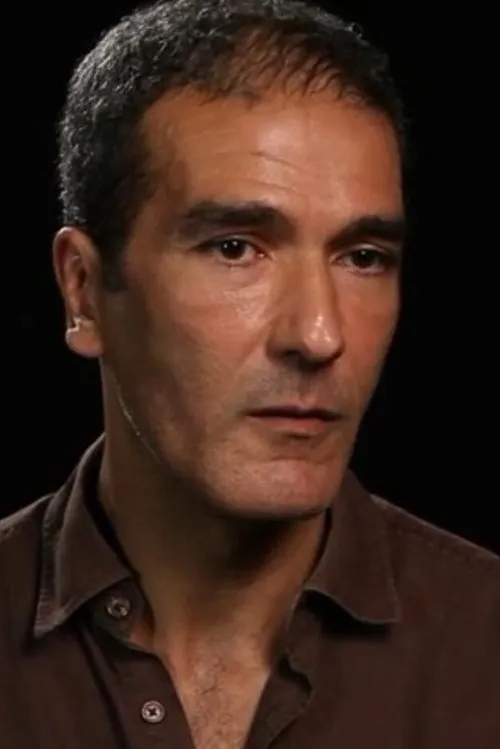 Salim Torki interpretando a Sdf