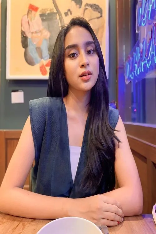 Sallum Ratu Ke interpretando a Bertha