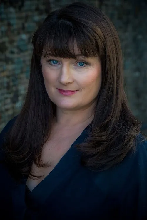 Sally Howitt — personaje: Miss Kelly