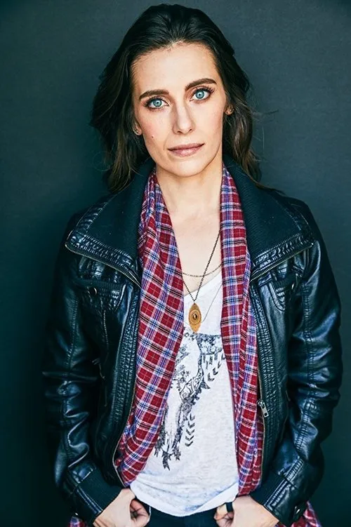 Sally Hughes interpretando a Christine