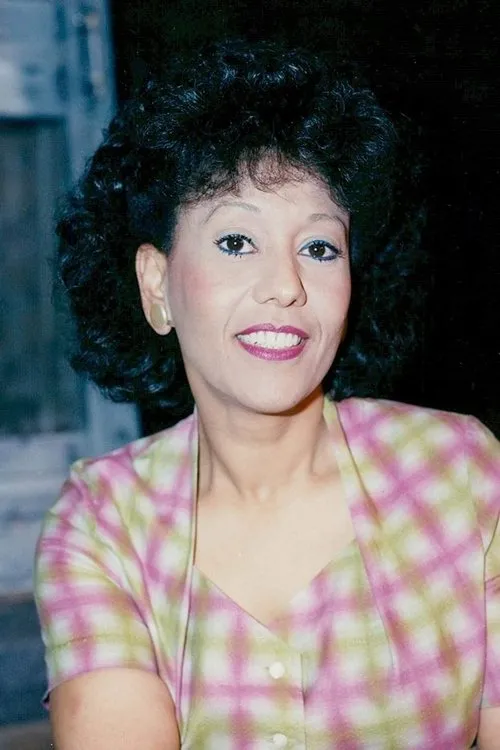 Sally Sagoe interpretando a Celia