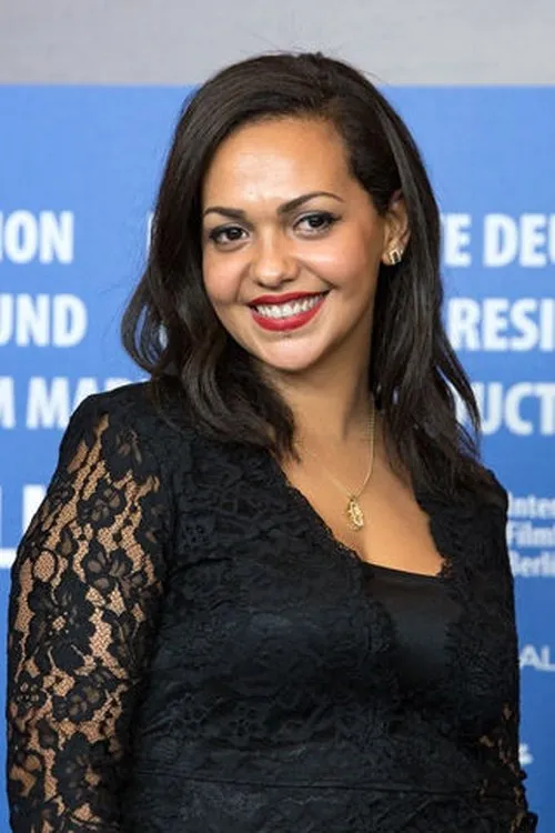 Salma Ed-Dlimi interpretando a 