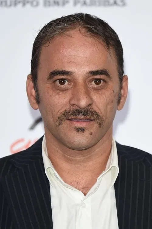 Salvatore Striano interpretando a Alfredo