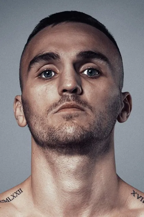 Sam Goodman interpretando a Self