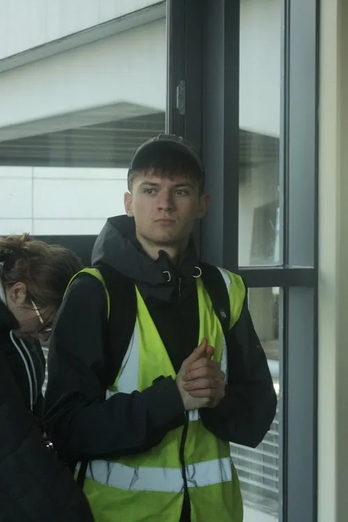 Hao Lin ha trabajado con Sam Hewson en 1 ocasiones