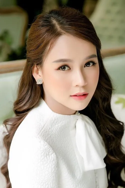 Hu?nh Phi Ði?u ha trabajado con Sam en 1 ocasiones