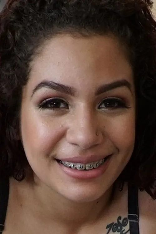 Samantha Rose interpretando a 