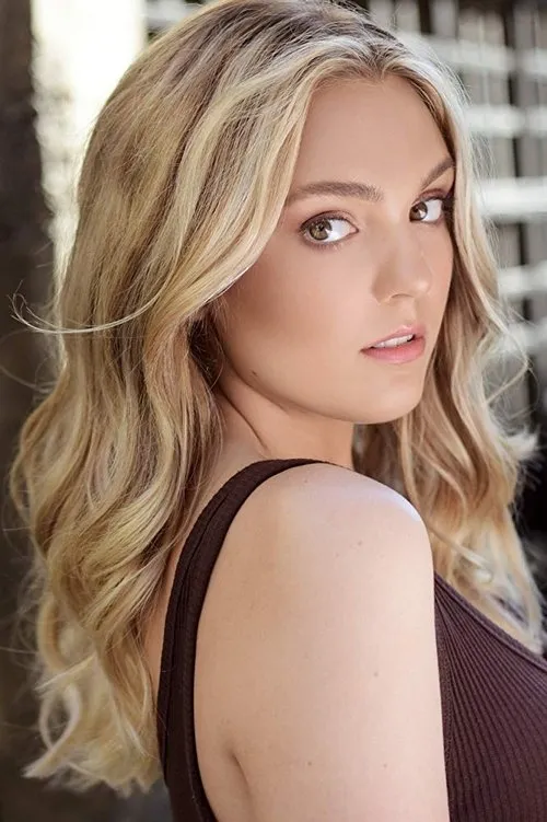 Samantha Schimmer interpretando a Amber