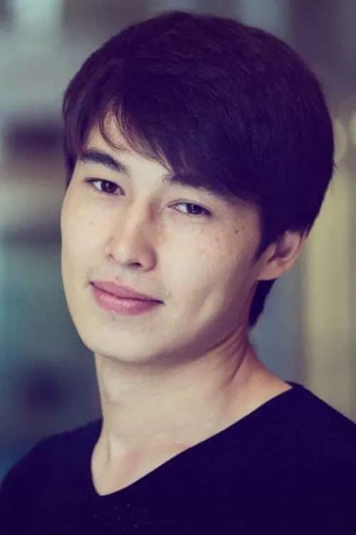 Samat Azimkulov interpretando a Bekzat Sattarkhanov