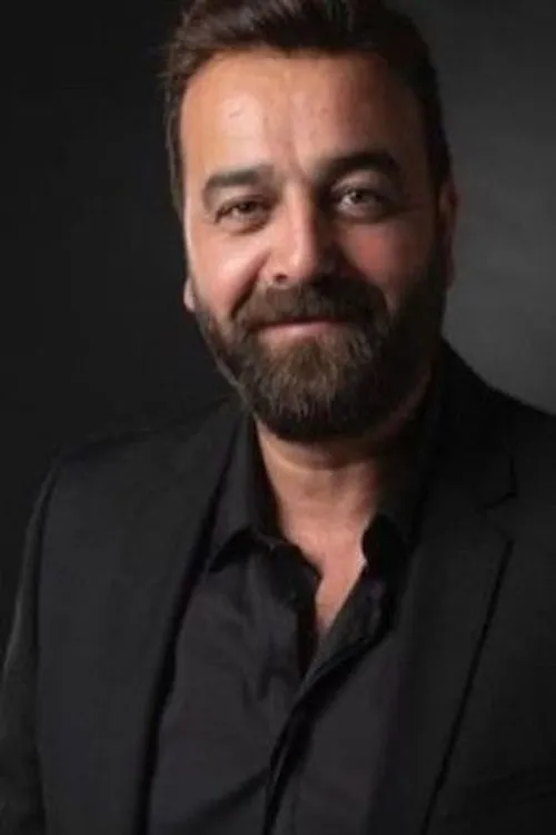 Samer al Masri interpretando a 