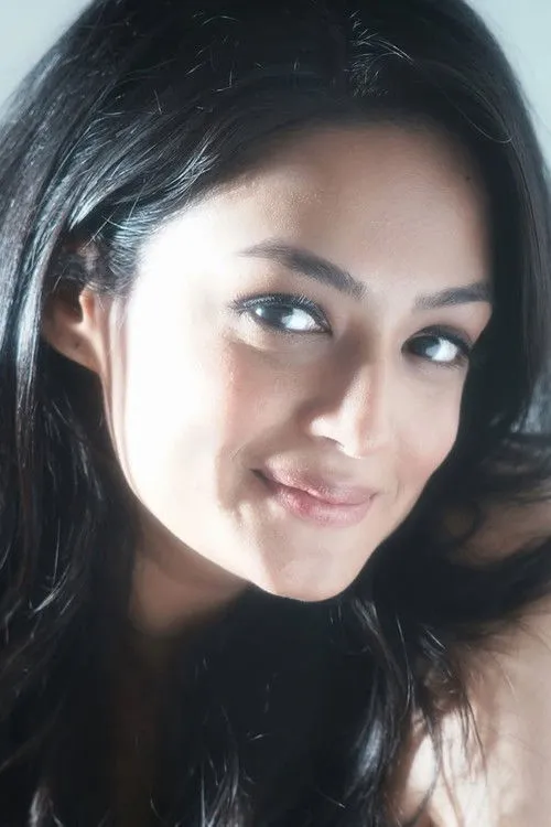 Samiksha Jaiswal — personaje: Noor Ibrahim