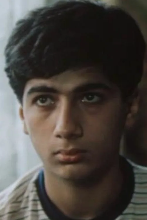 Samir Rzayev interpretando a Namig