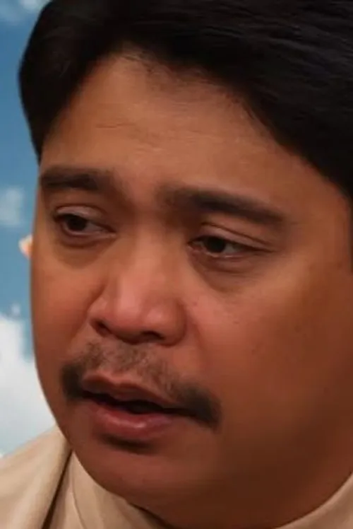 Sammy Lagmay interpretando a