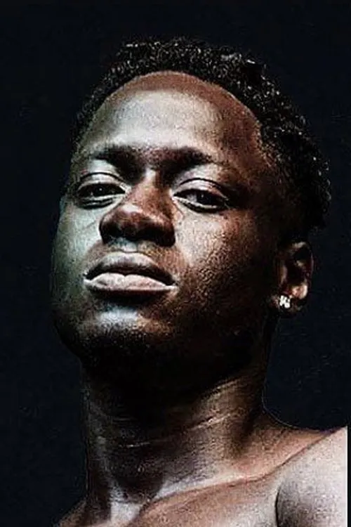 Samuel Antwi interpretando a Self