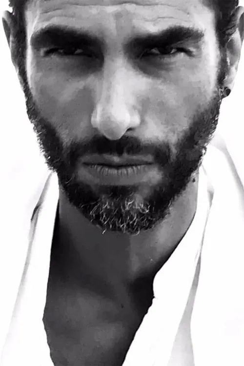 Samuel Roga interpretando a Gerardo