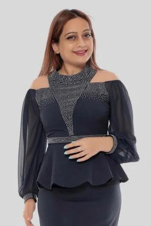 Laxman Singh Rajput ha trabajado con Sana Aziz Khan en 1 ocasiones