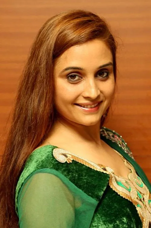 Tripti Nadakar ha trabajado con Sanchita Luitel en 1 ocasiones