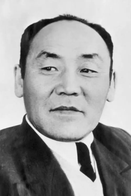 Sandagiin Tserendash interpretando a Darga