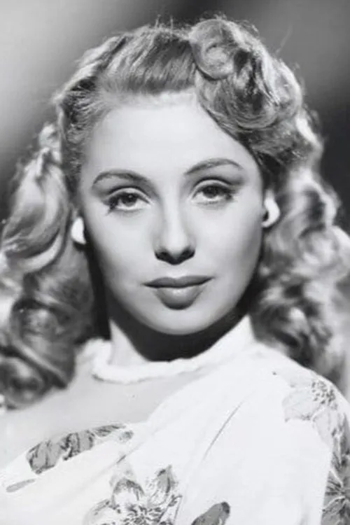 Sandra Dorne interpretando a Aunt Fanny