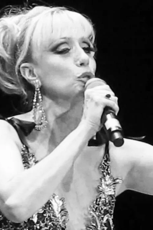 Sandra Guida interpretando a Felicitas