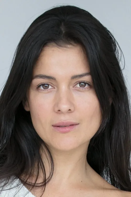 Sandra Zellweger interpretando a Maria Marià