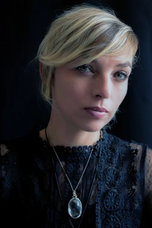 Catherine Herold ha trabajado con Sandy Lakdar en 1 ocasiones