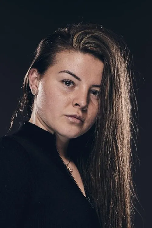 Sandy Ryan interpretando a Self