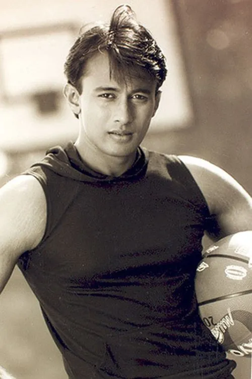 Girija Shettar ha trabajado con Sanjay Mitra en 1 ocasiones