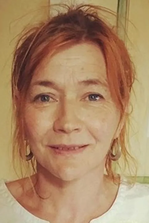 Sanna-Kaisa Ilmarinen interpretando a 