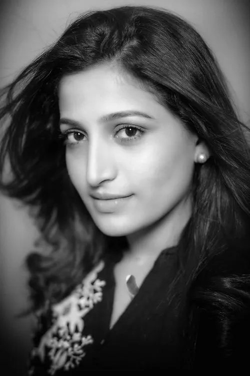 Anju Prabhakar ha trabajado con Santhoshi en 2 ocasiones