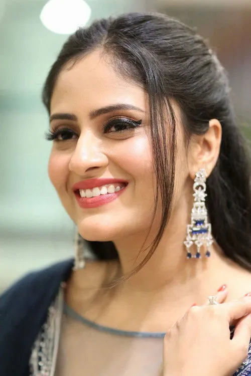 Aryan Rajesh ha trabajado con Sanya Thakur en 1 ocasiones