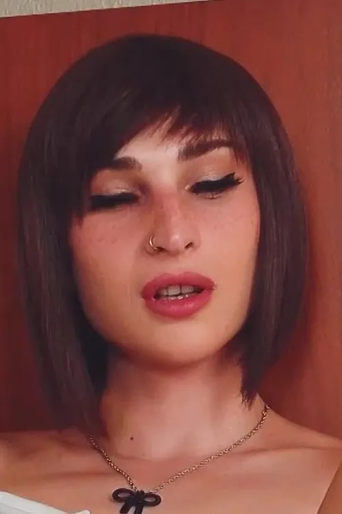 Drewcilla ha trabajado con Saphira Blu en 1 ocasiones