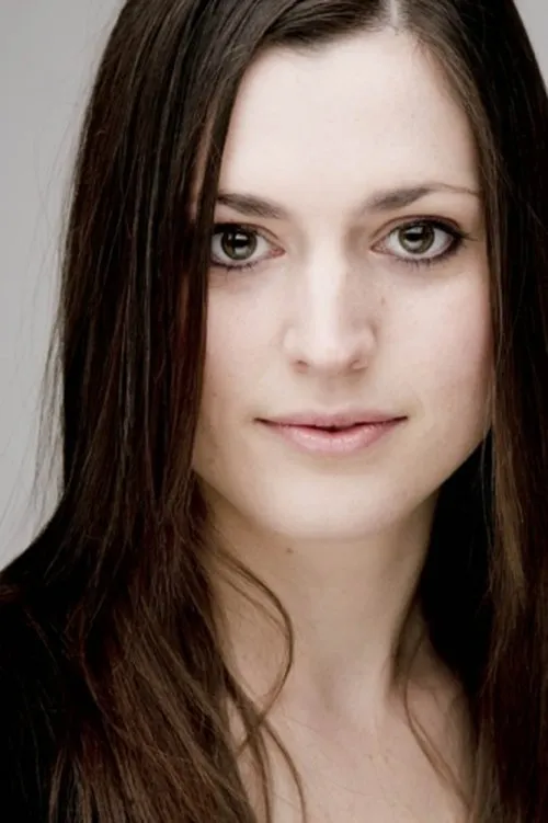 Sara Dylan interpretando a Ellie