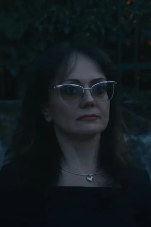 Sara Miracco interpretando a Donna Carmela