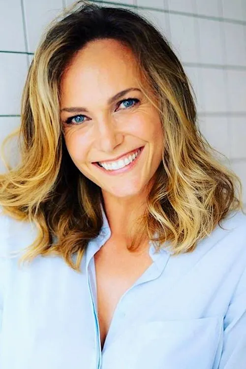 Sara Zanier interpretando a 