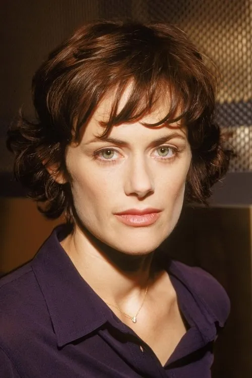 Sarah Clarke interpretando a Claire