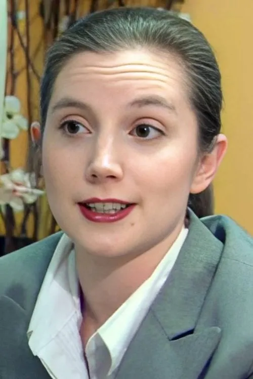 Sarah Dewey interpretando a Thea (flashback)