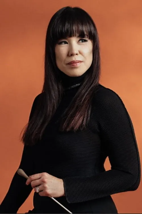 Sarah Hicks interpretando a Self - Conductor