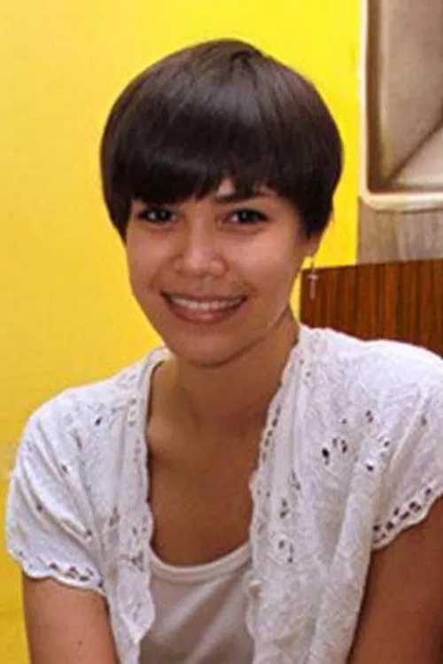 Sarah Jane interpretando a 