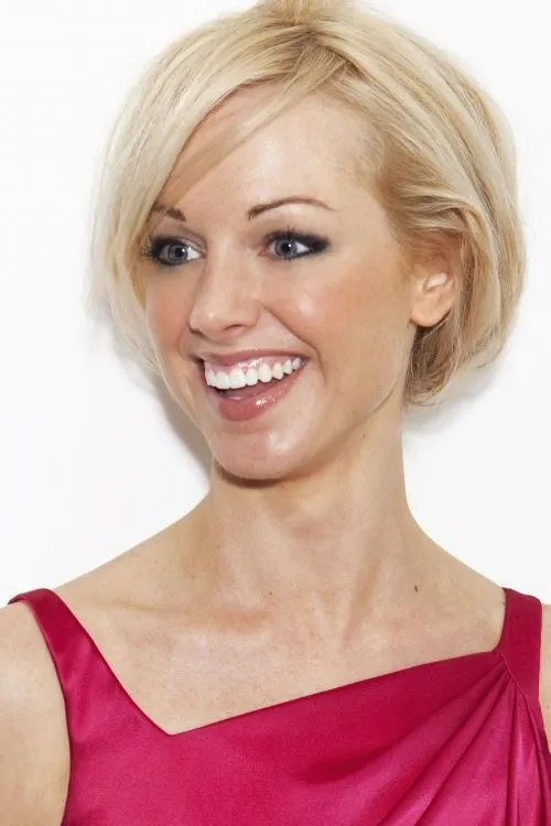 Sarah Manners interpretando a Sue