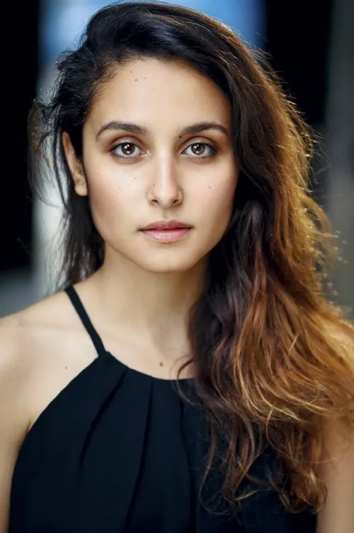 Sarah Perles interpretando a 