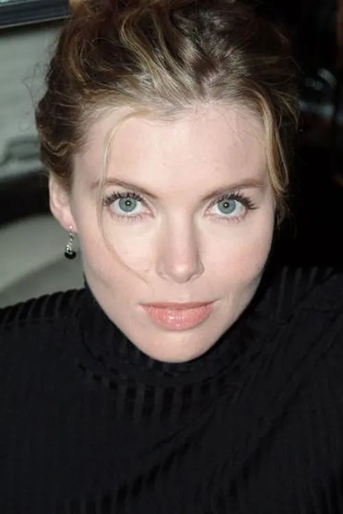 Sarah Poynter interpretando a Megan Connors