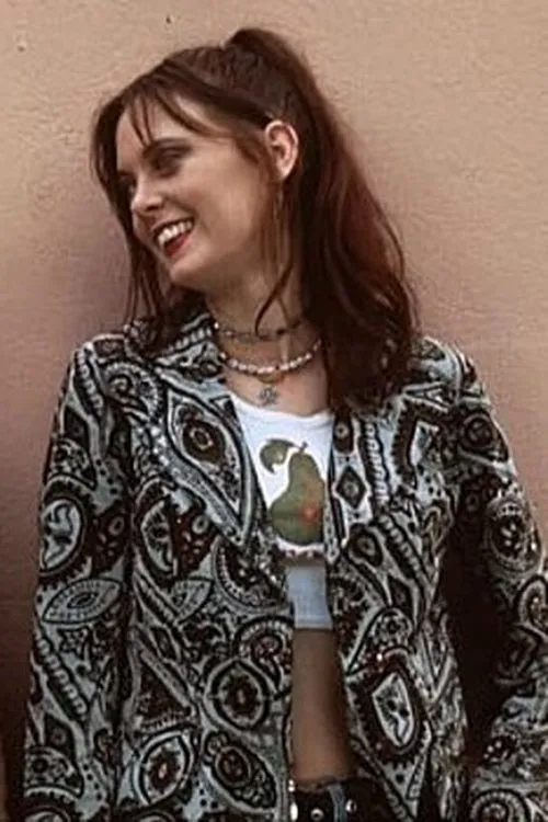 Sarah Rosenberg interpretando a Tanya