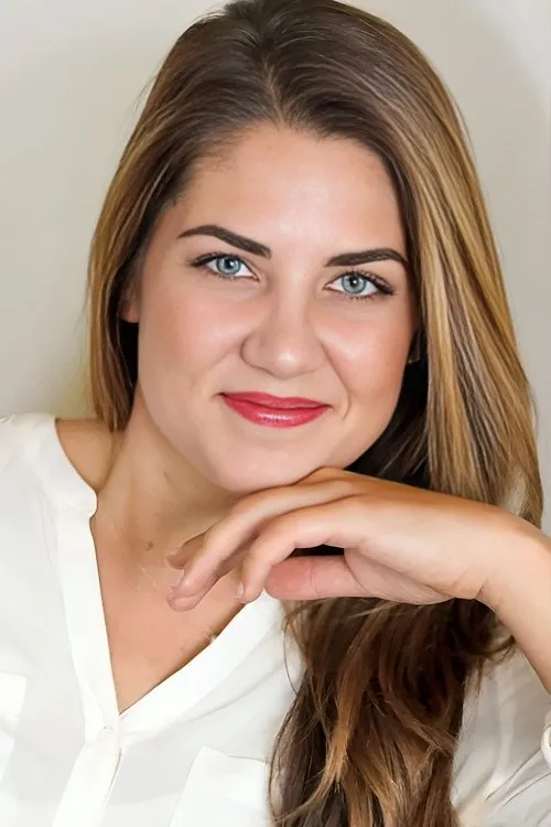 Sarah Schaub — personaje: Dinah Greene