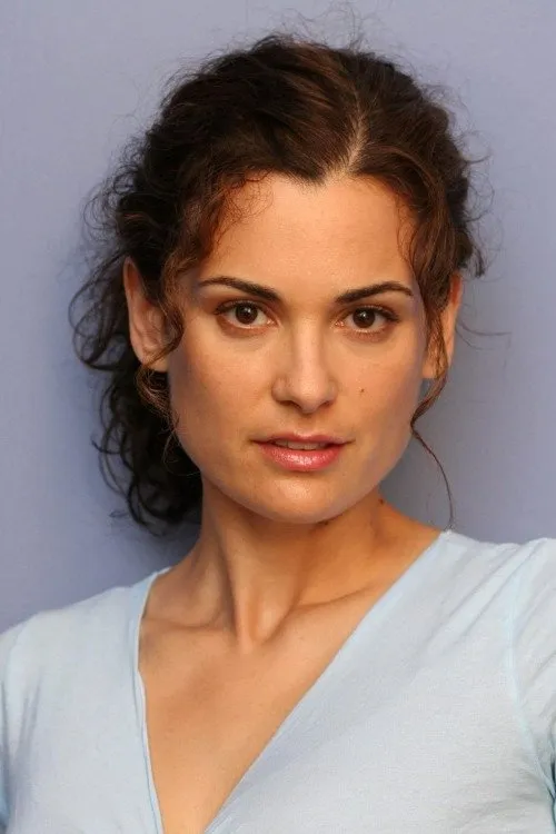 Sarah Zoe Canner interpretando a