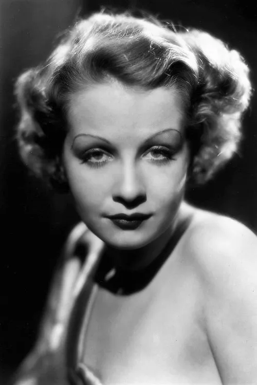 Sari Maritza interpretando a Anne Entwhistle