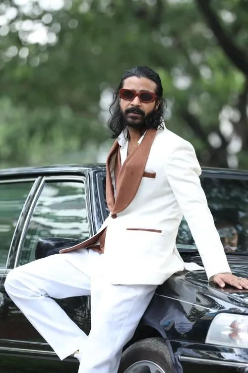 Sariful Razz — personaje: Murad